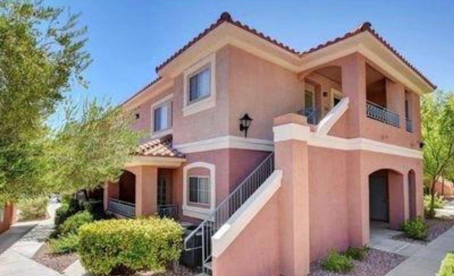 Las Vegas House: 424 N Pine Haven St. #102