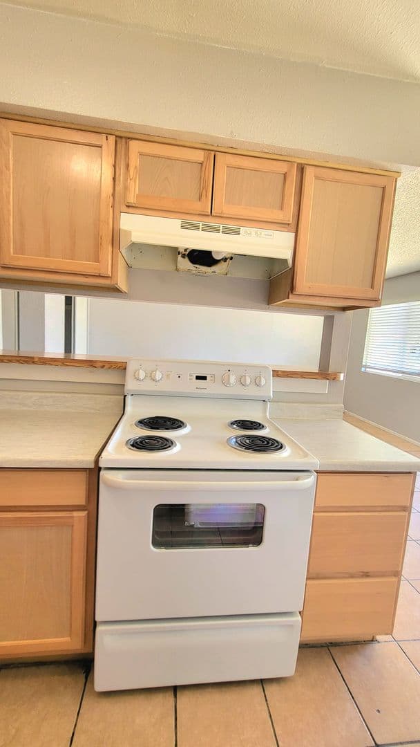 Pahrump Apartment: 1920 Galaxy St.