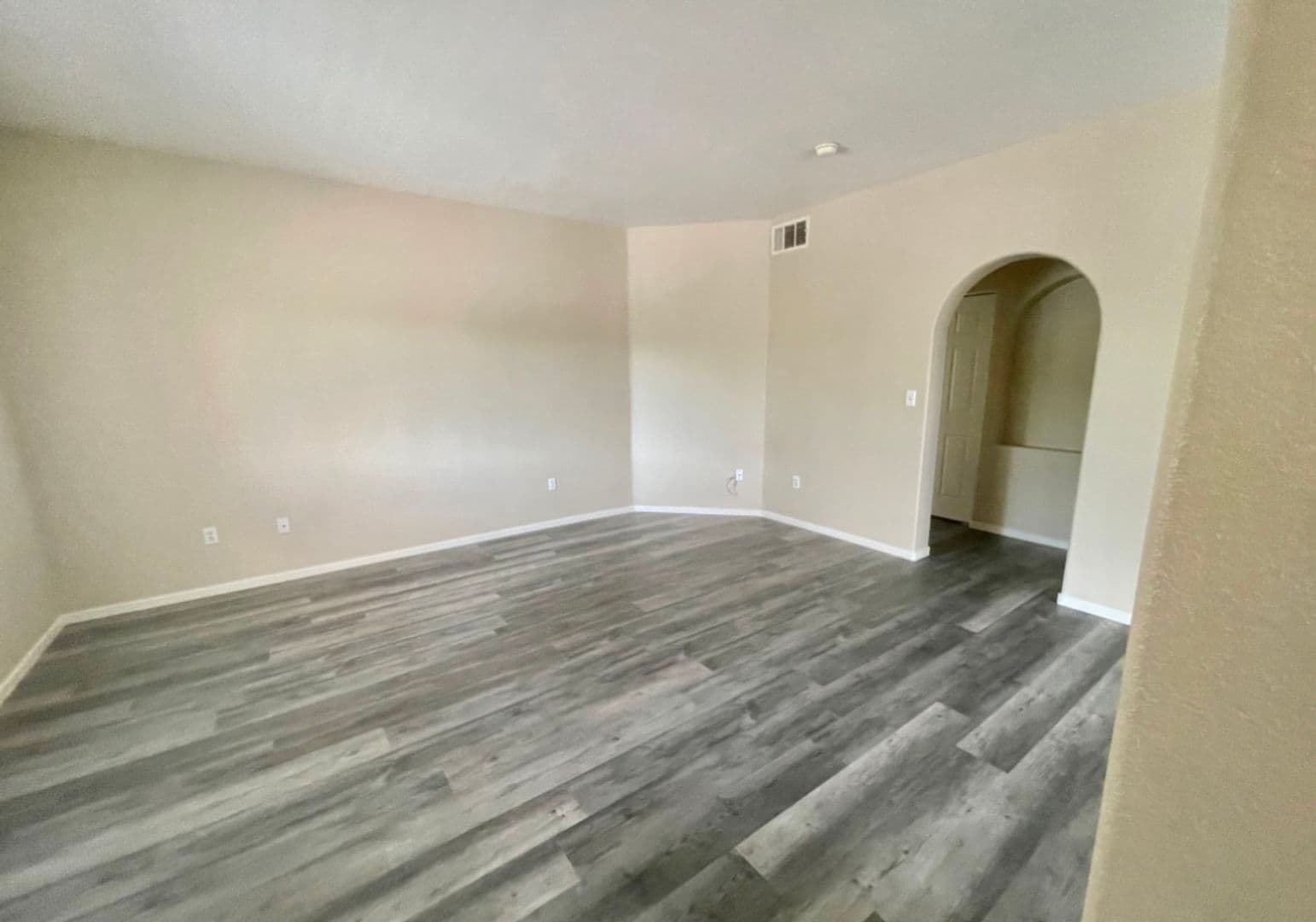 Las Vegas House: 424 N Pine Haven St. #102