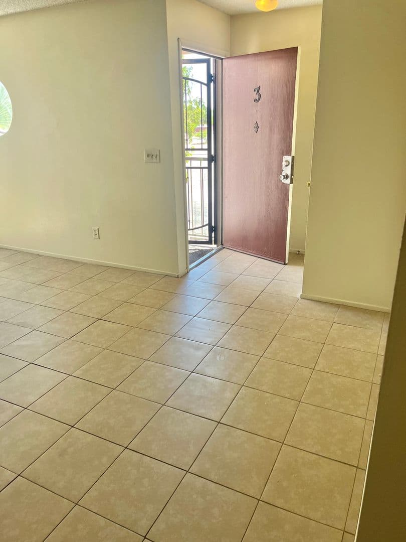 Las Vegas Apartment: 3708 Scuba Cir.