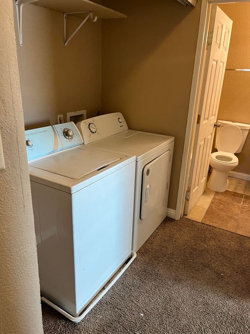 Las Vegas Apartment: 2041 Bledsoe Ln