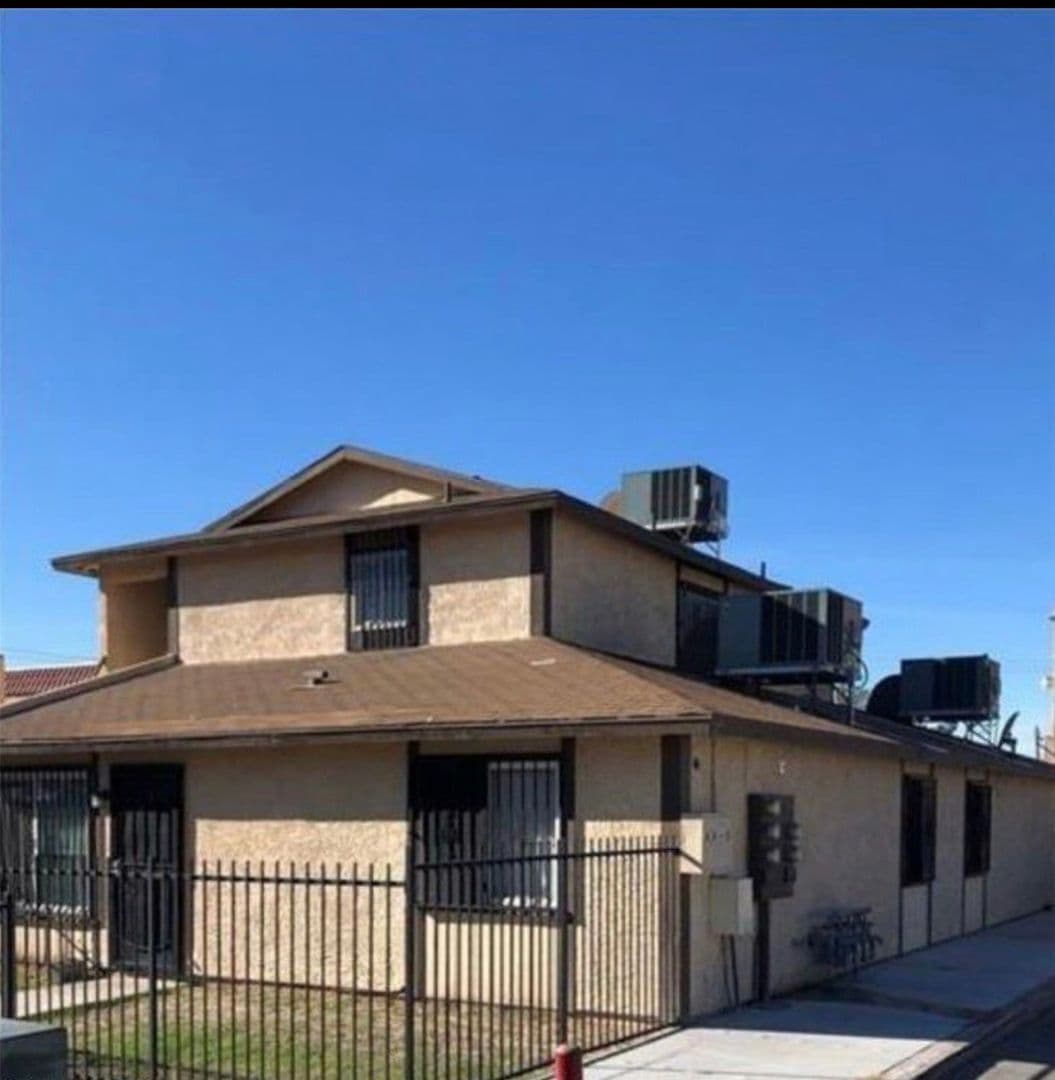 Las Vegas Apartment: 2041 Bledsoe Ln