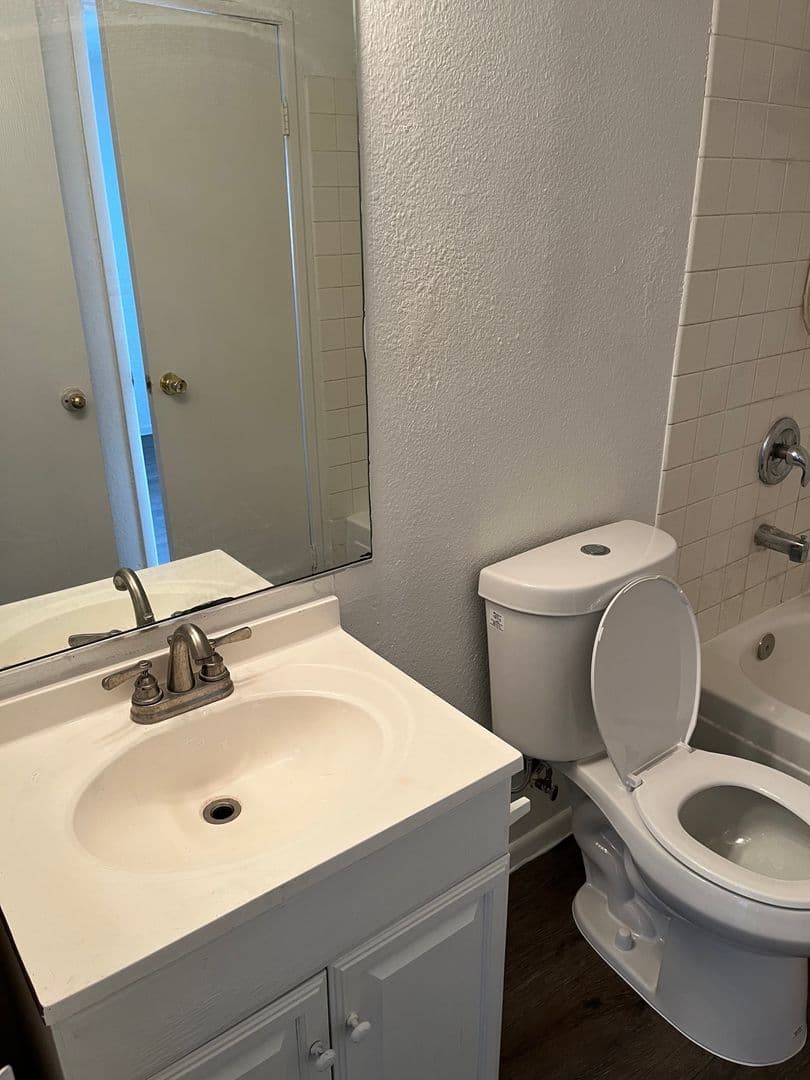 North Las Vegas Apartment: 1900 Goldfield St.