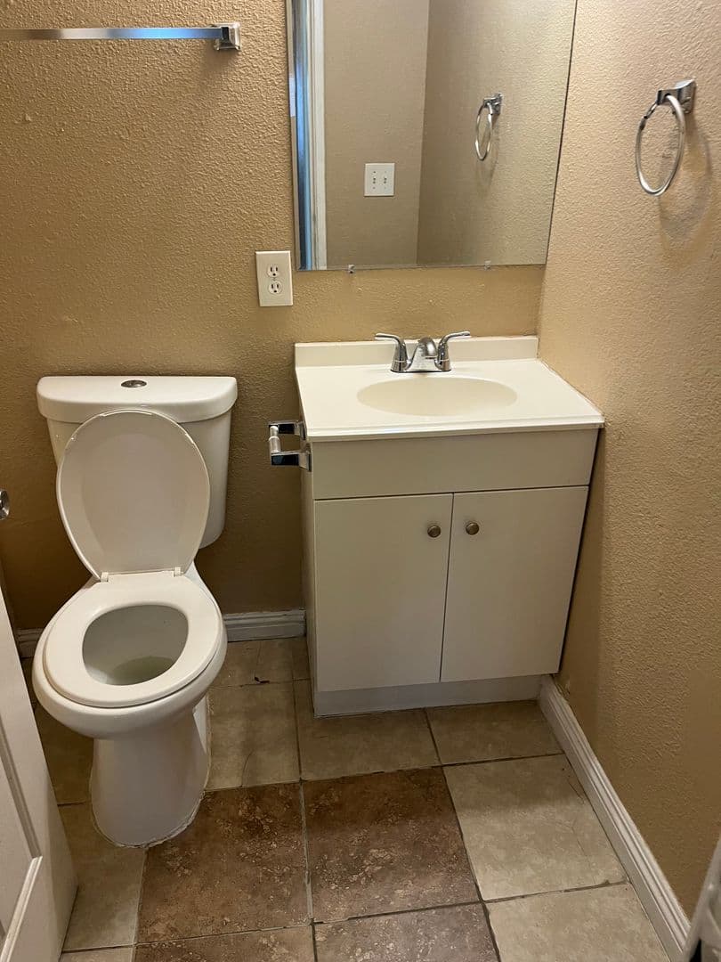 Las Vegas Apartment: 2041 Bledsoe Ln
