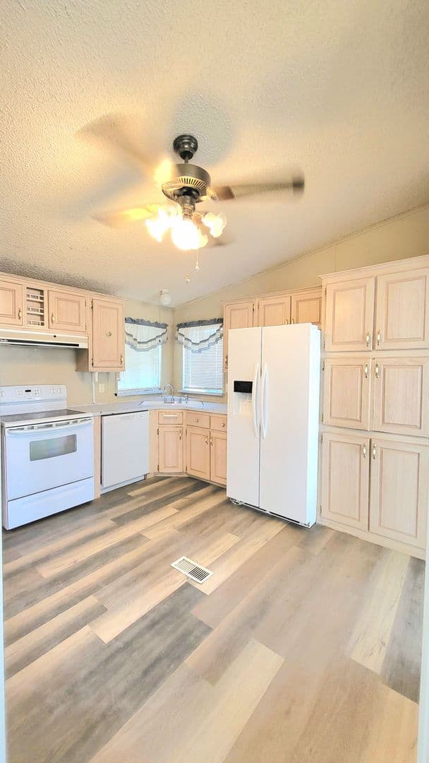 Pahrump Apartment: 521 Alaska Way