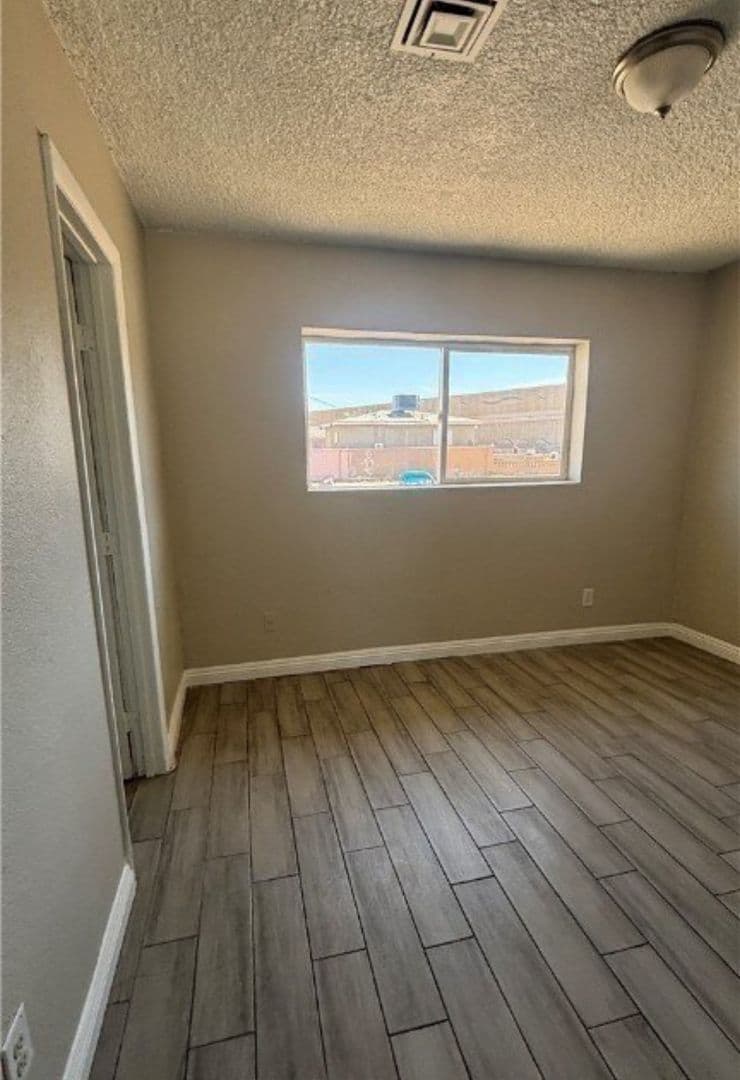 Las Vegas Apartment: 718 W Wilson Ave.