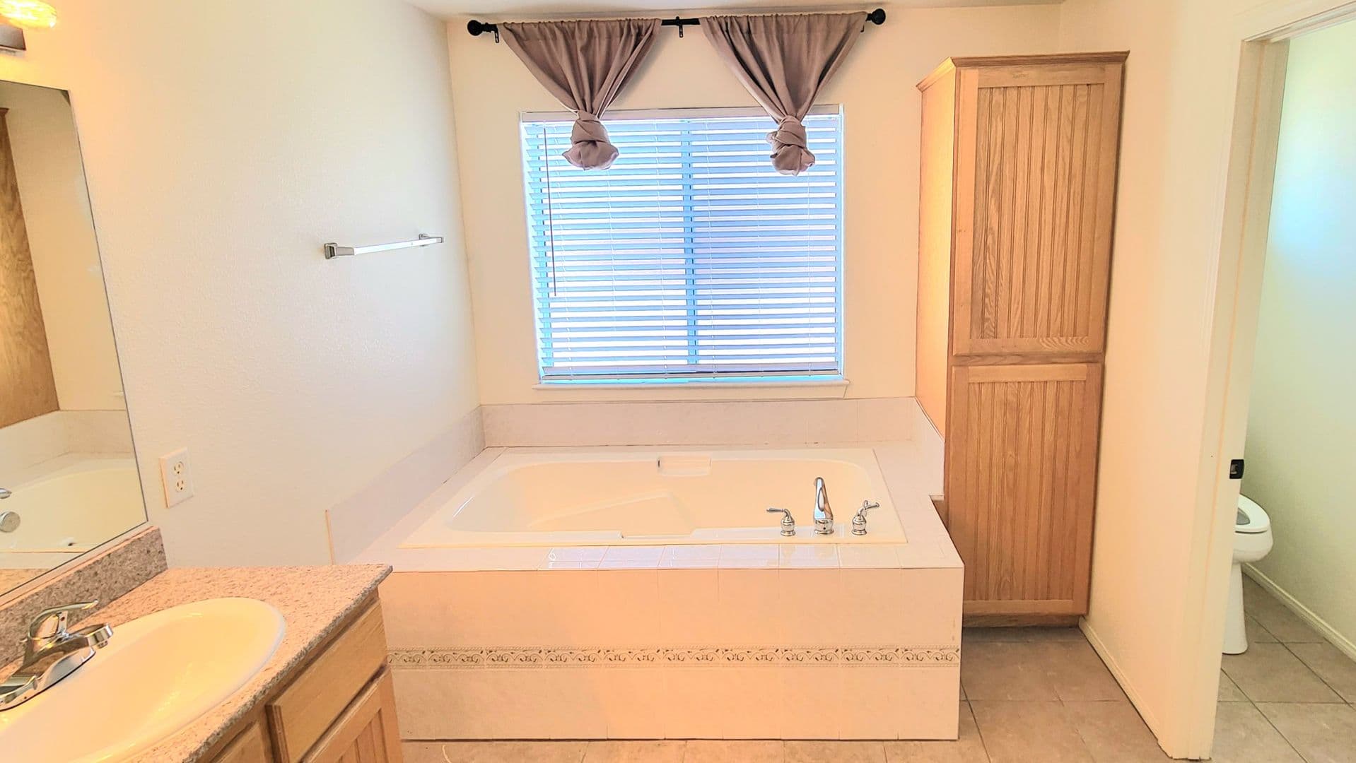 Pahrump House: 6740 Longmeadow Dr.
