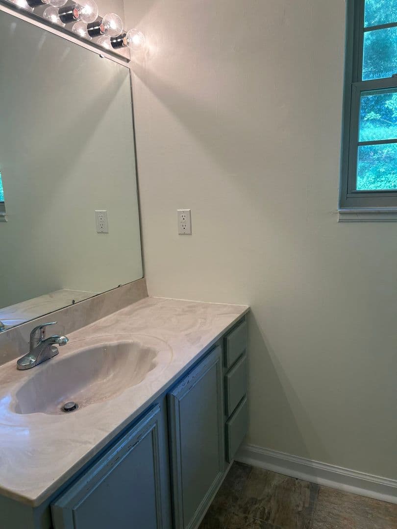 West Lafayette House: 4320 Roundtable Ct.