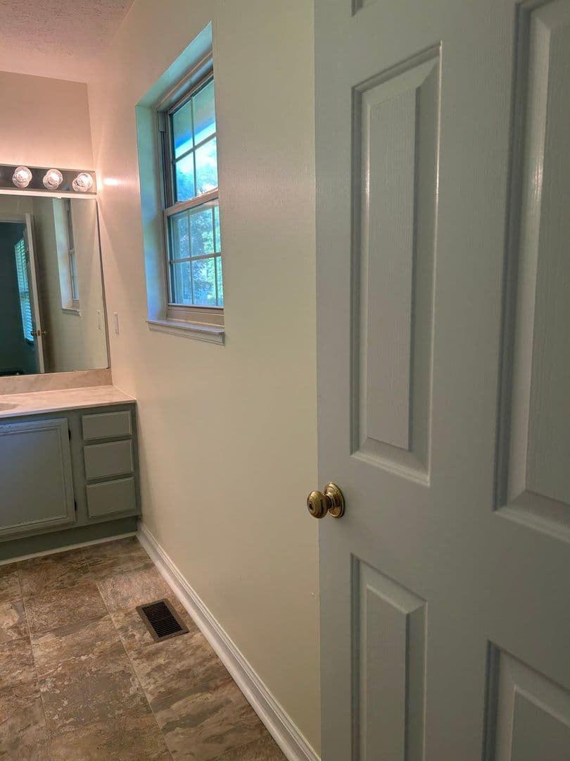 West Lafayette House: 4320 Roundtable Ct.