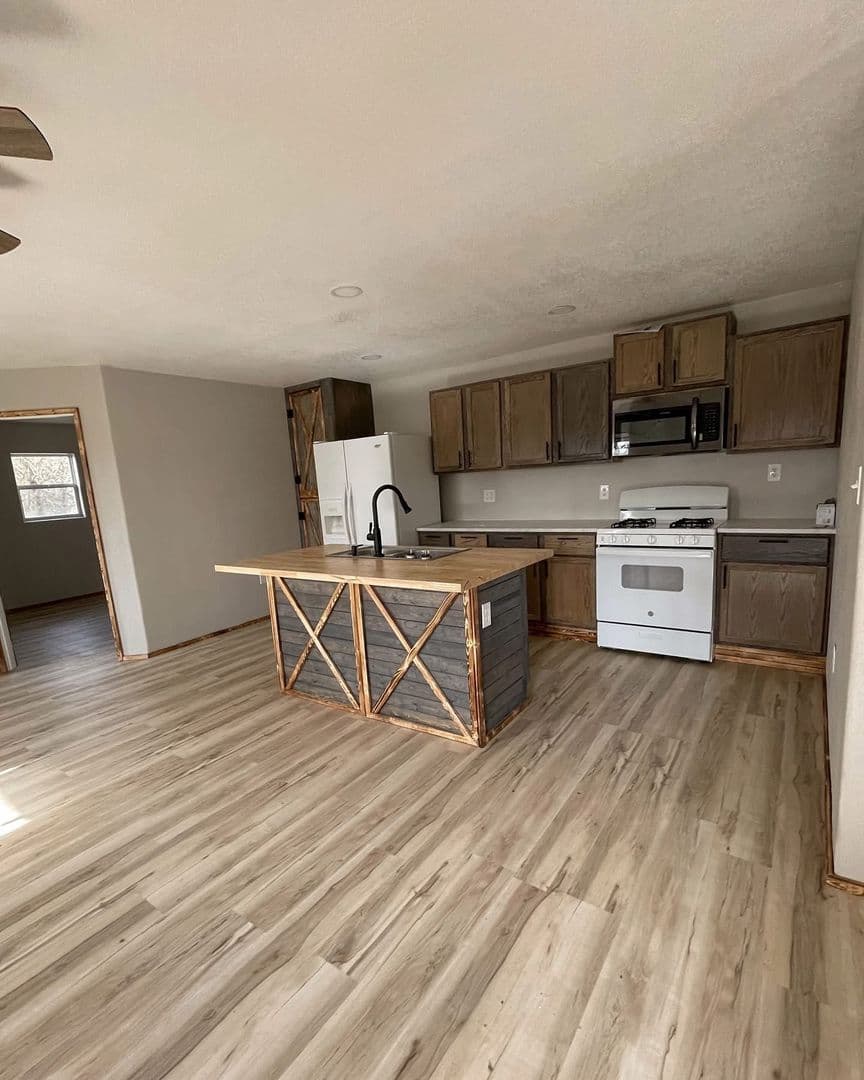 Exeter Apartment: 106 Washington