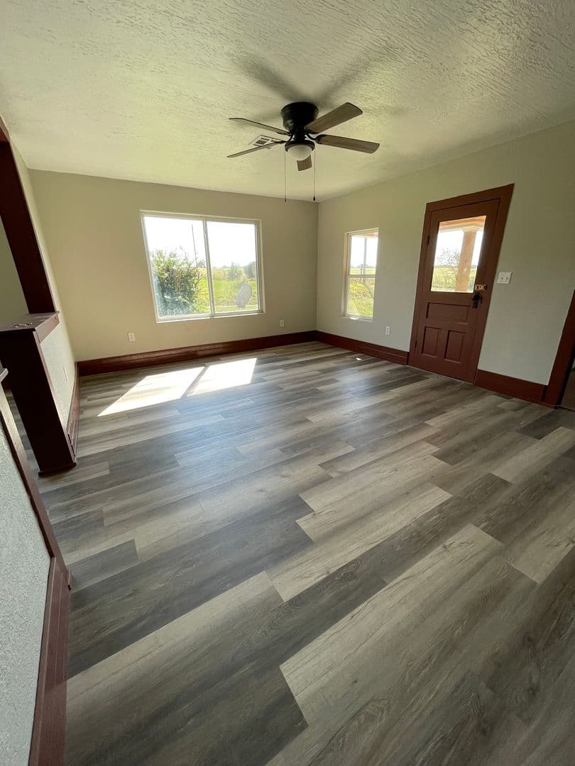 Exeter House: 9696 State Highway CC