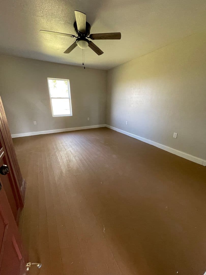 Exeter House: 9696 State Highway CC