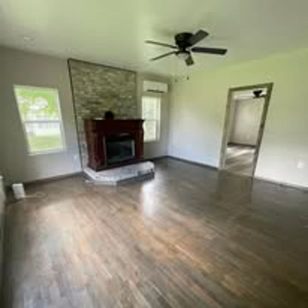 Exeter House: 335 State Hwy CC