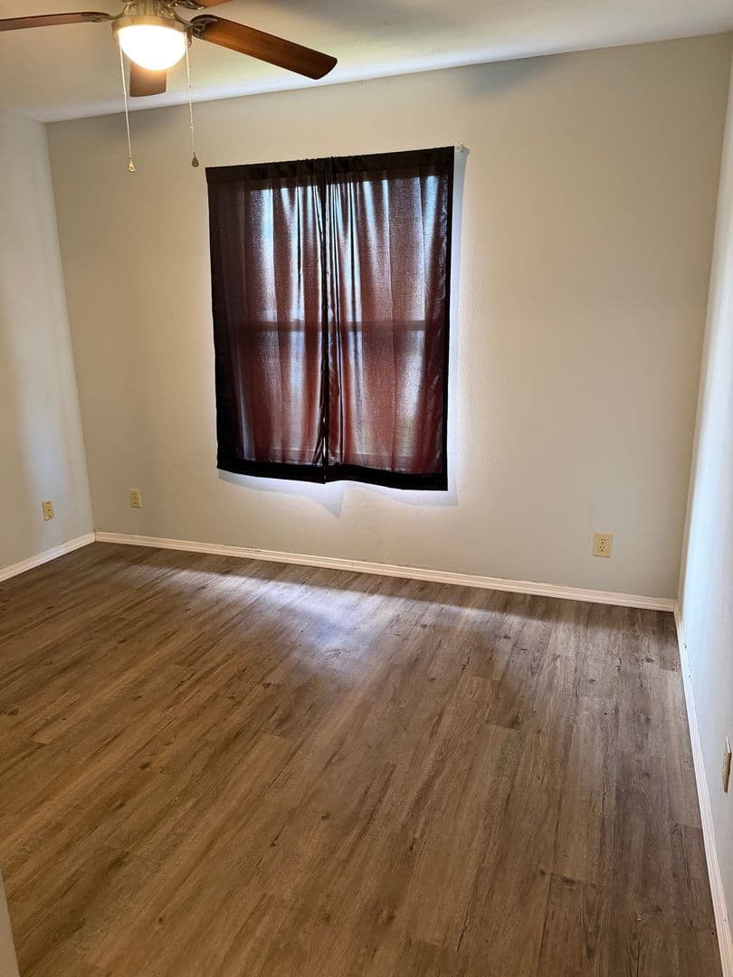 Cassville Apartment: 1107 Presley Dr