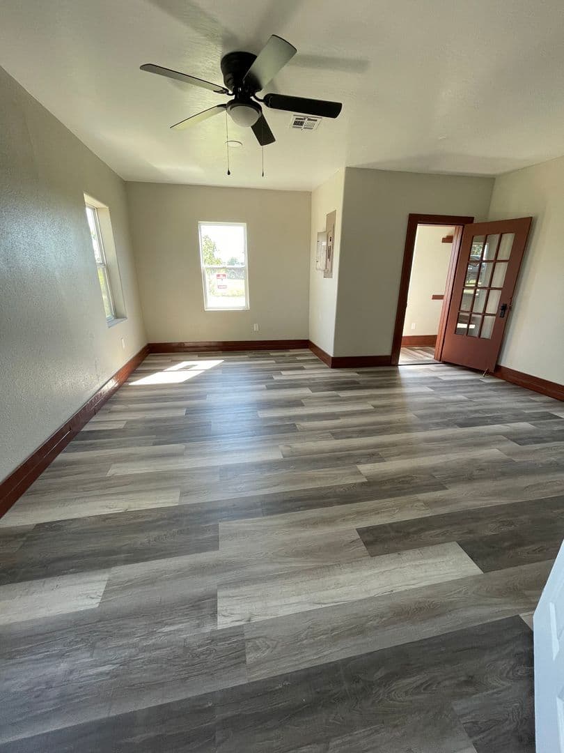 Exeter House: 9696 State Highway CC