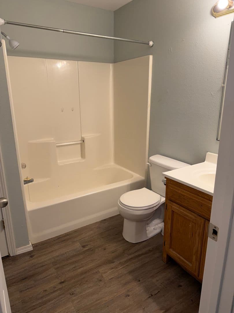 Cassville Apartment: 1107 Presley Dr