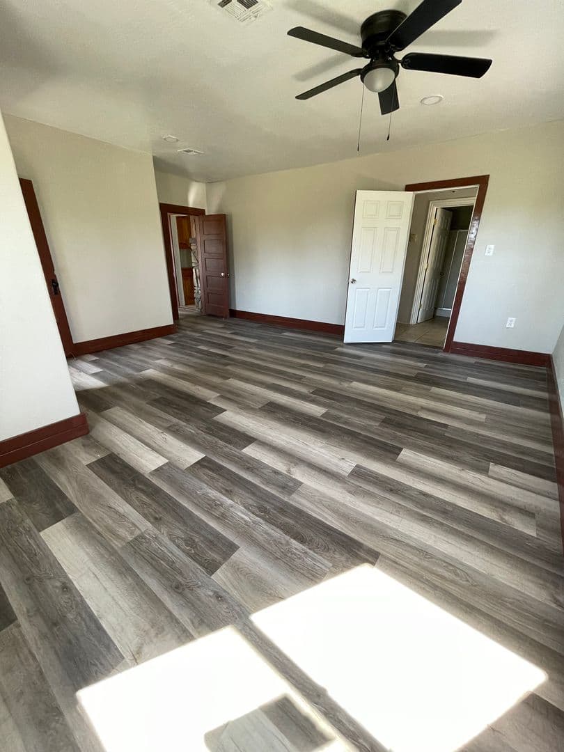 Exeter House: 9696 State Highway CC