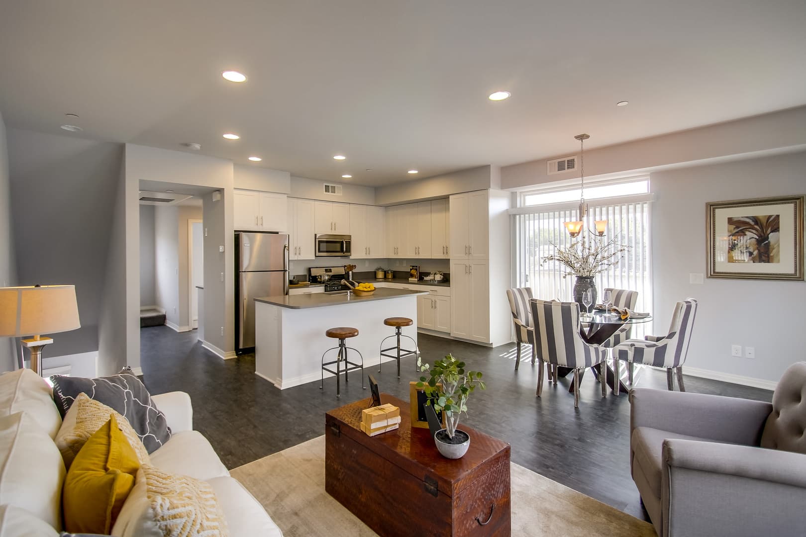 San Diego Apartment: 307 Sycamore Road
