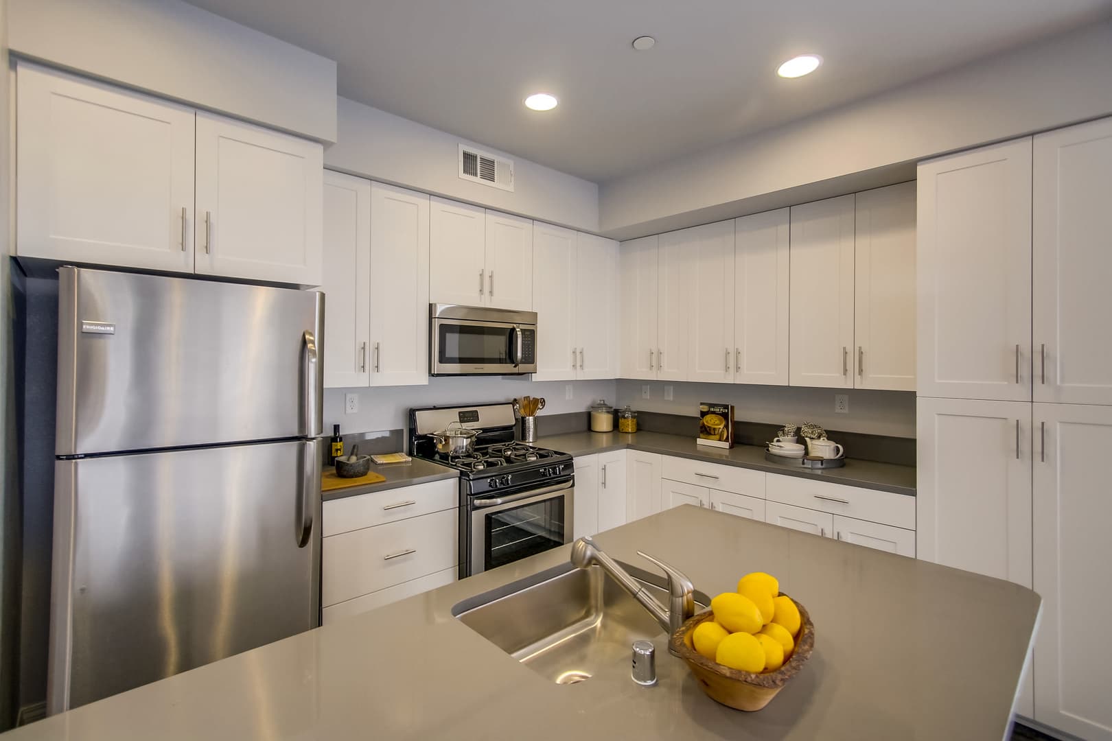 San Diego Apartment: 307 Sycamore Road