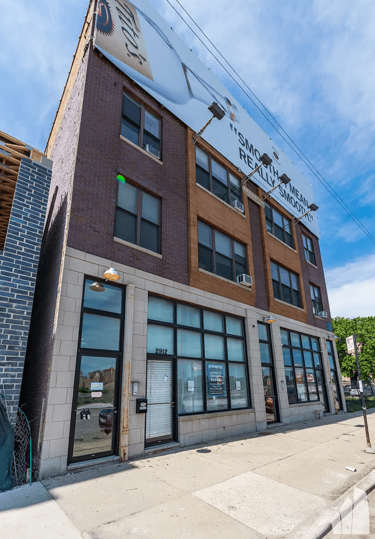 CHICAGO Apartment: 2910 S Wentworth