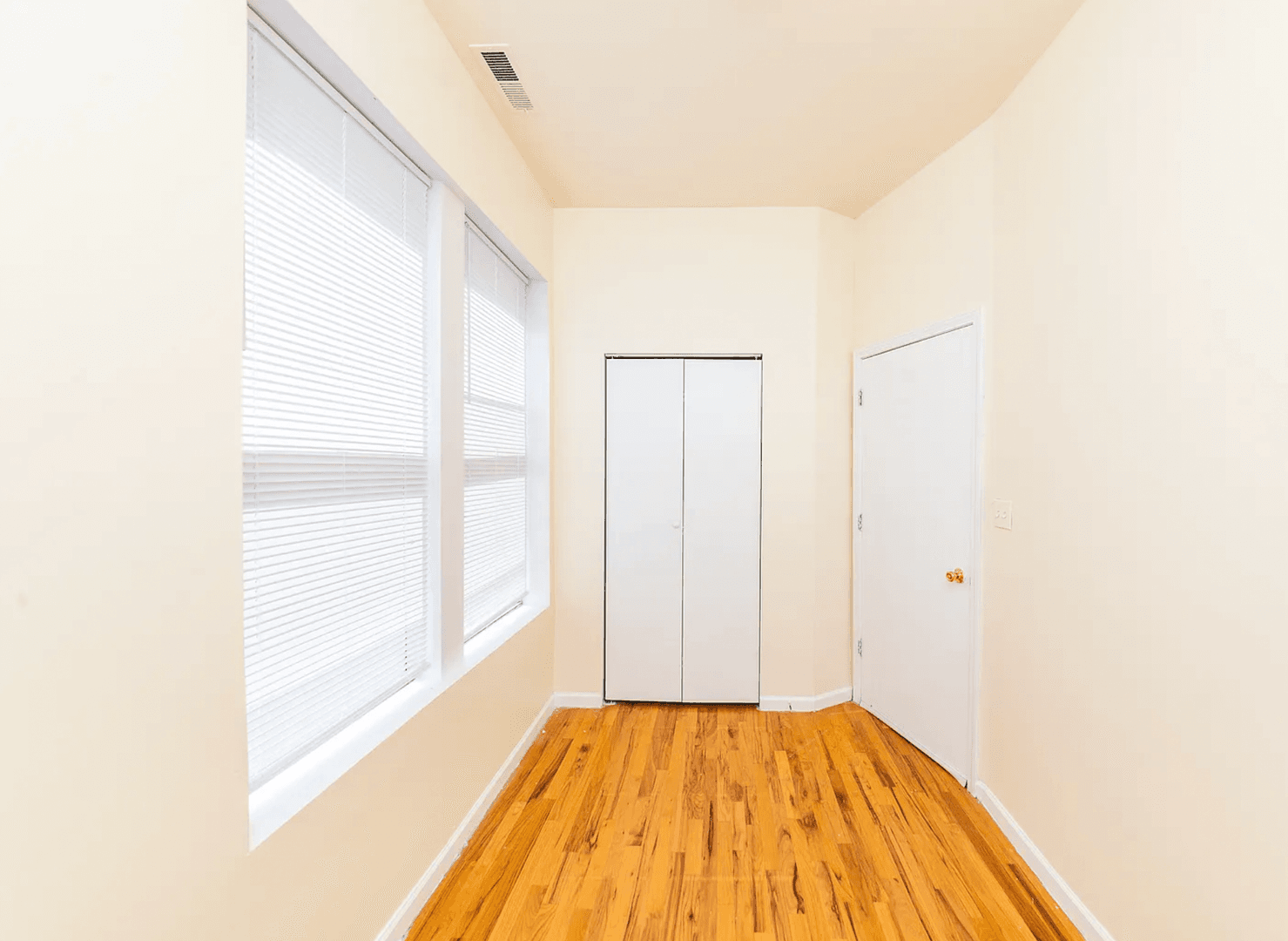 CHICAGO Apartment: 2910 S Wentworth