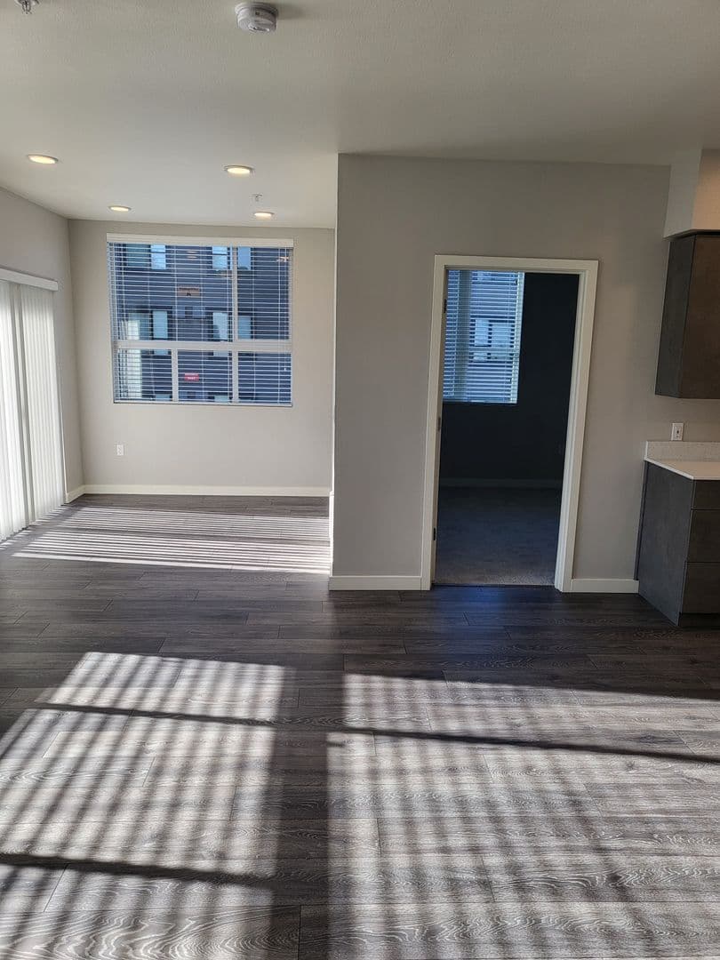 Tacoma Apartment: 8445 Pacific Ave