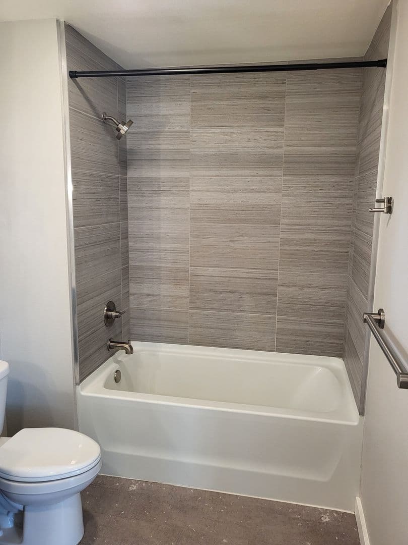 Tacoma Apartment: 8445 Pacific Ave