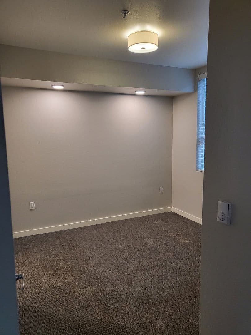 Tacoma Apartment: 8445 Pacific Ave