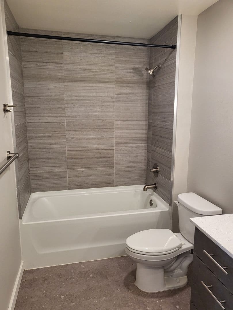 Tacoma Apartment: 8445 Pacific Ave
