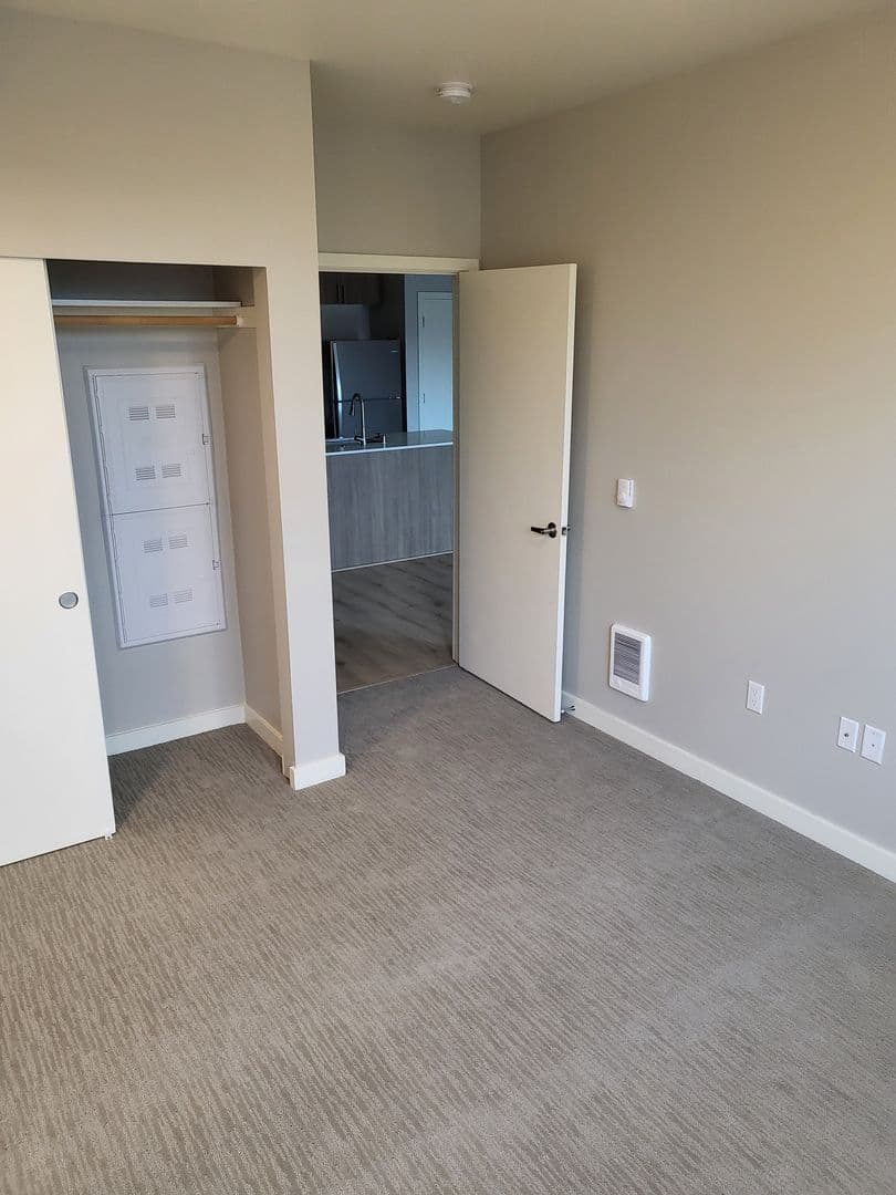 Tacoma Apartment: 8445 Pacific Ave