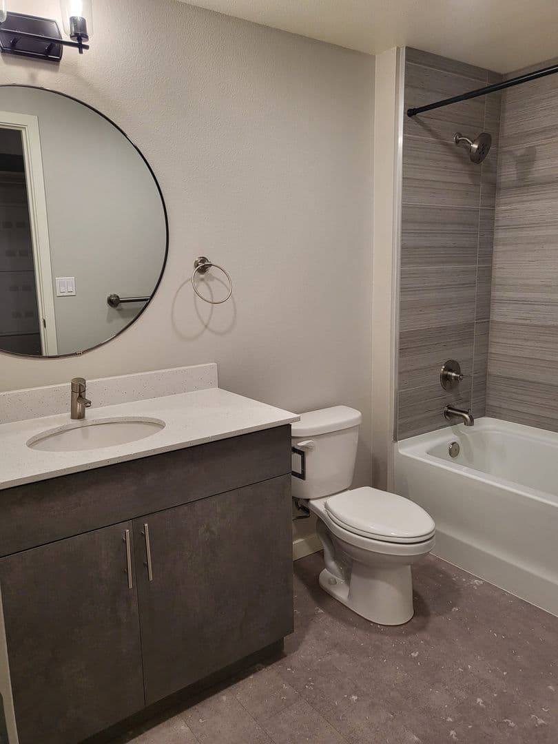 Tacoma Apartment: 8445 Pacific Ave