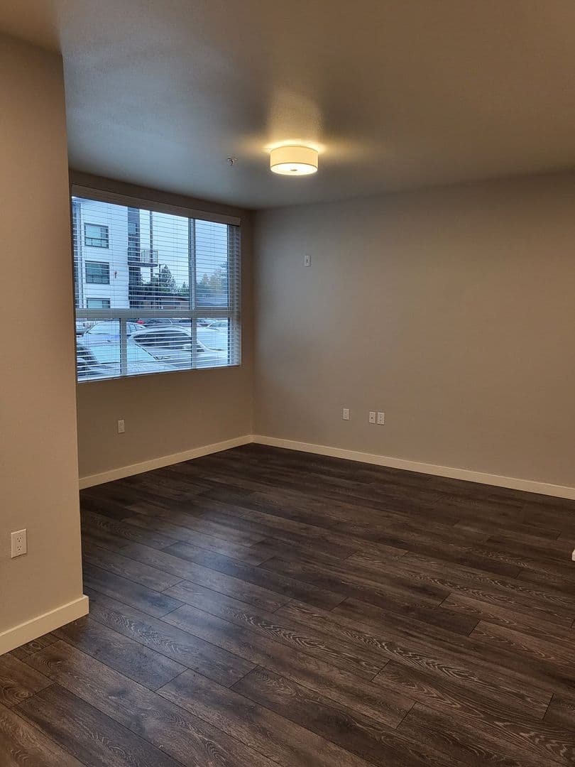 Tacoma Apartment: 8445 Pacific Ave