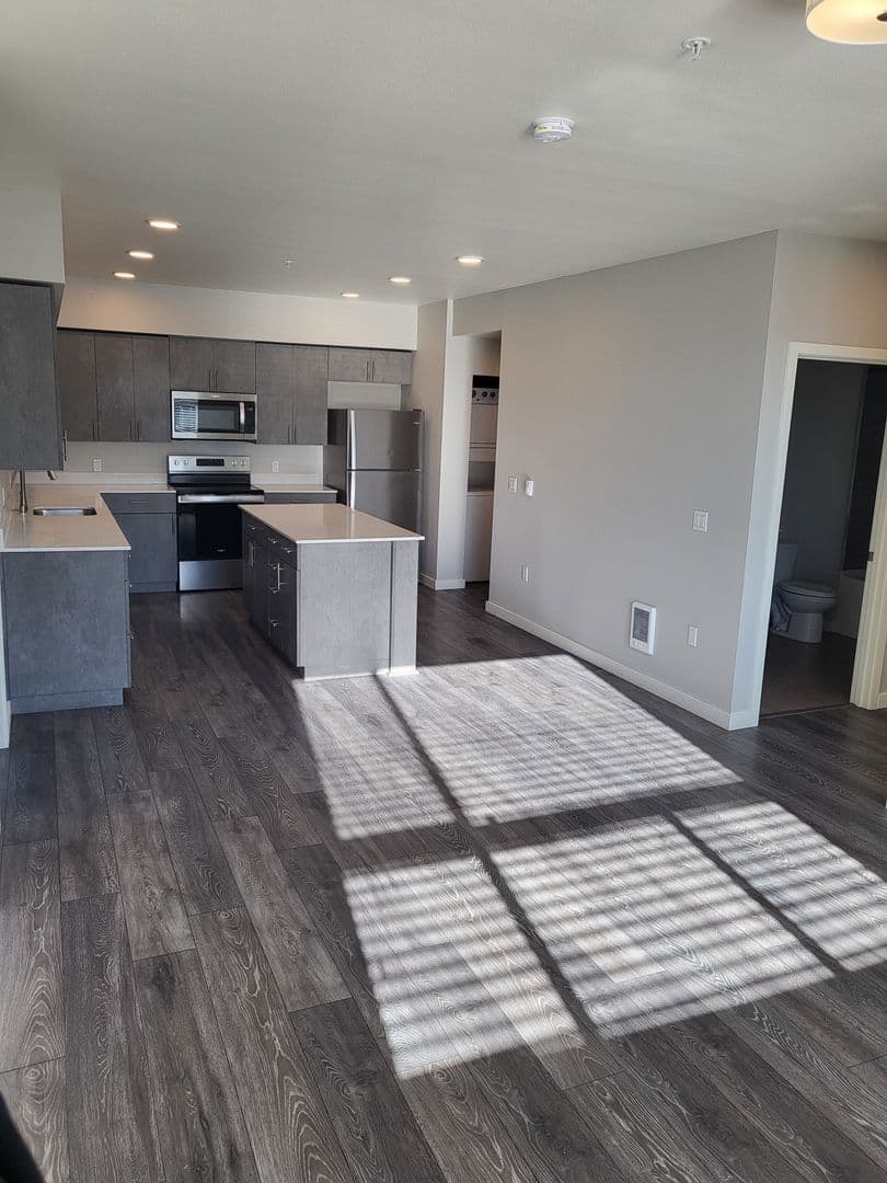 Tacoma Apartment: 8445 Pacific Ave