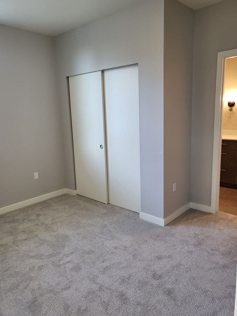 Tacoma Apartment: 8445 Pacific Ave