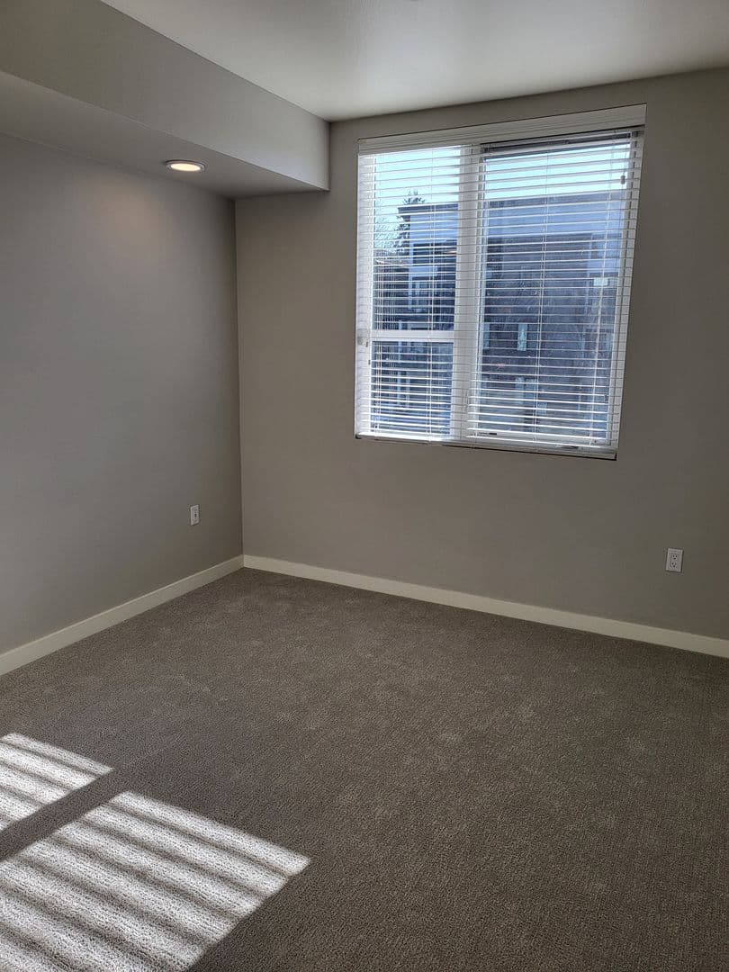 Tacoma Apartment: 8445 Pacific Ave