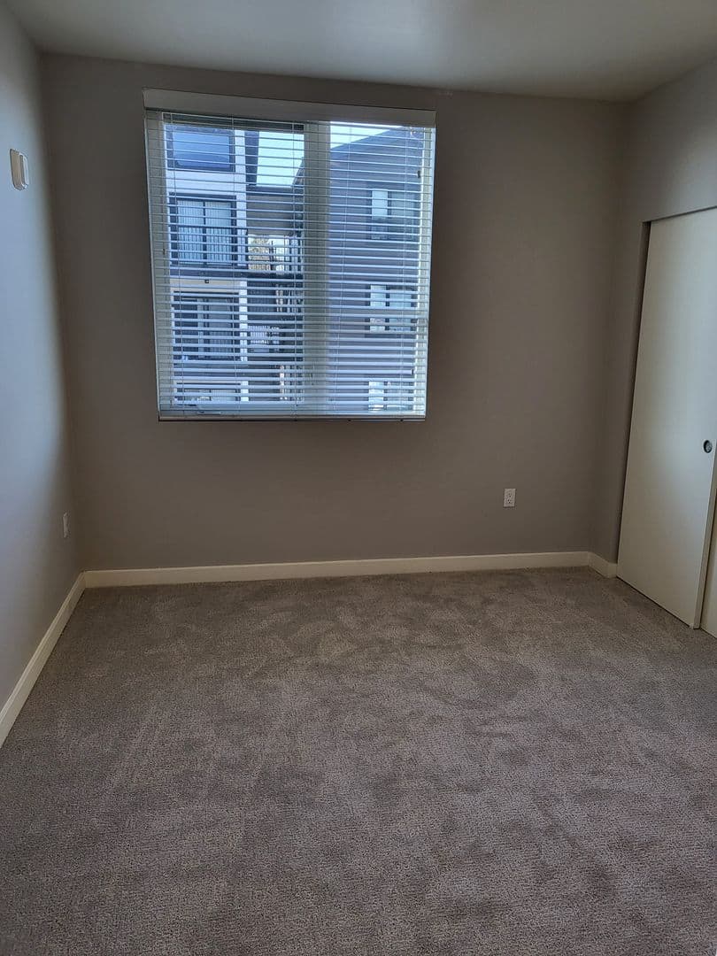 Tacoma Apartment: 8445 Pacific Ave