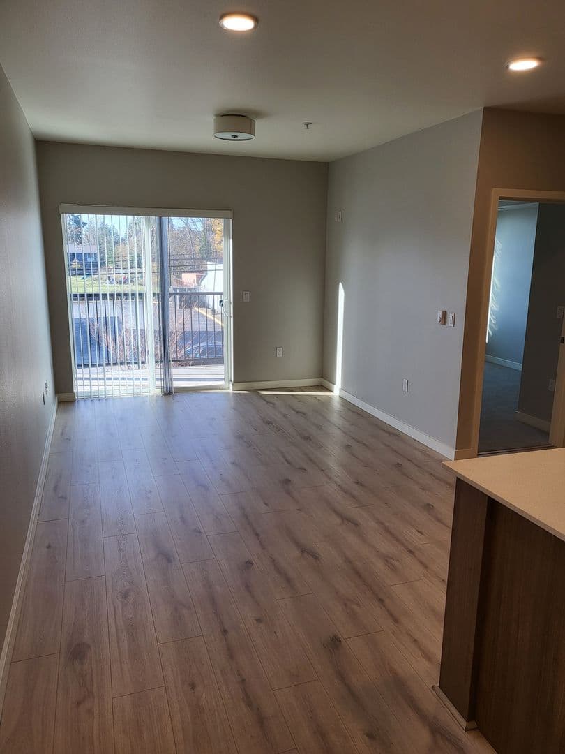 Tacoma Apartment: 8445 Pacific Ave