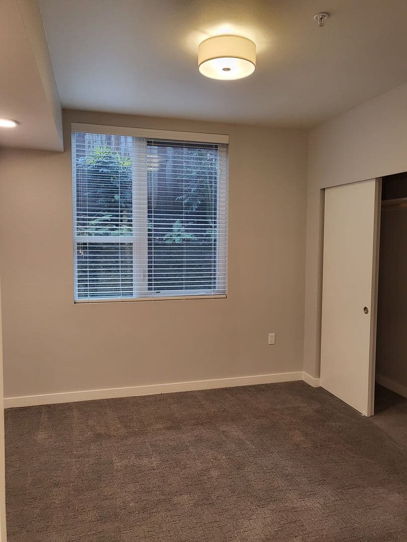 Tacoma Apartment: 8445 Pacific Ave