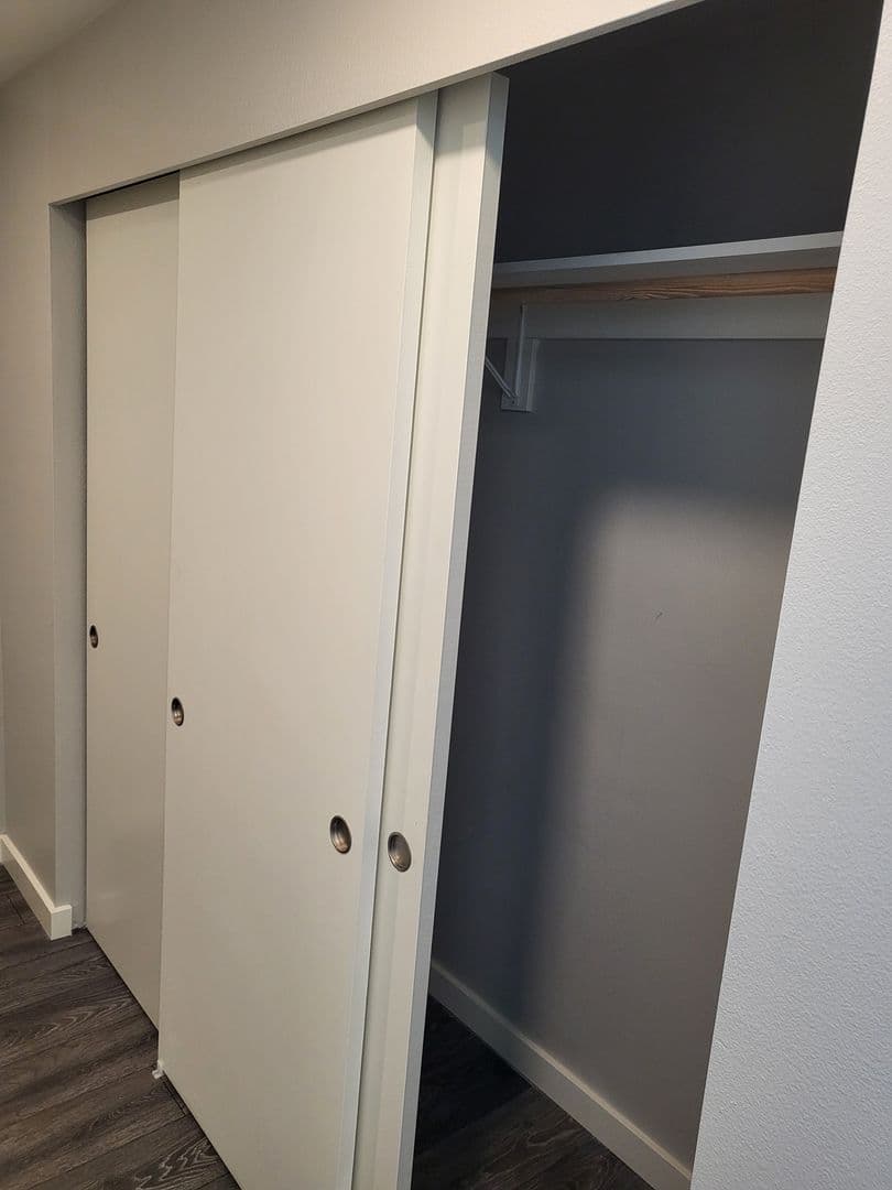 Tacoma Apartment: 8445 Pacific Ave