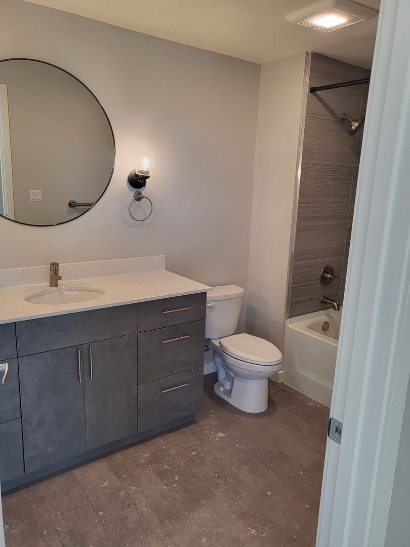 Tacoma Apartment: 8445 Pacific Ave