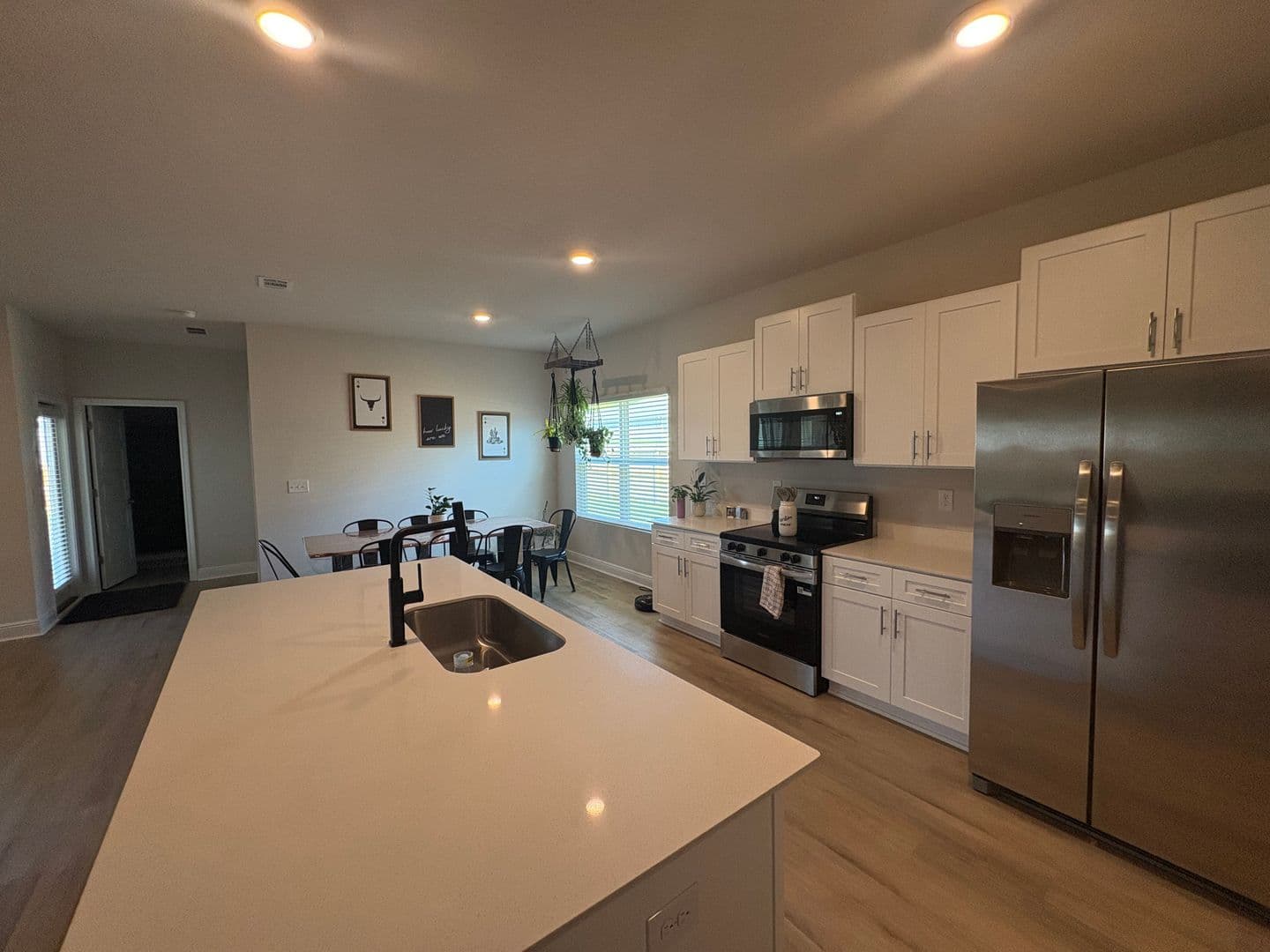 Crestview House: 5614 Thatcher Rd