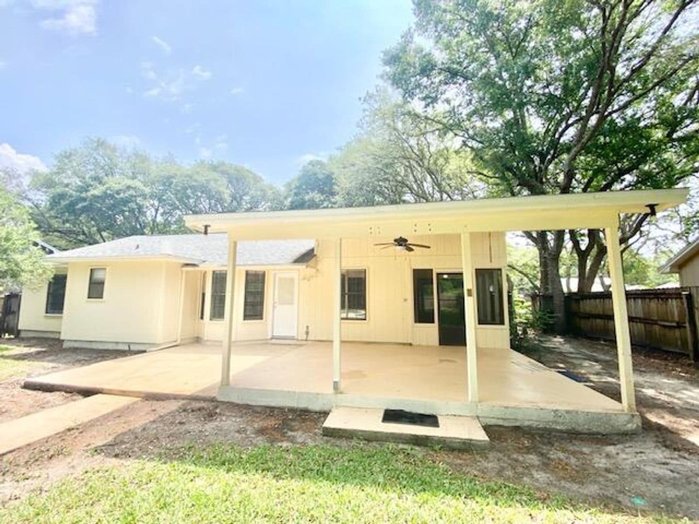 Niceville House: 1210 Whitewood Way