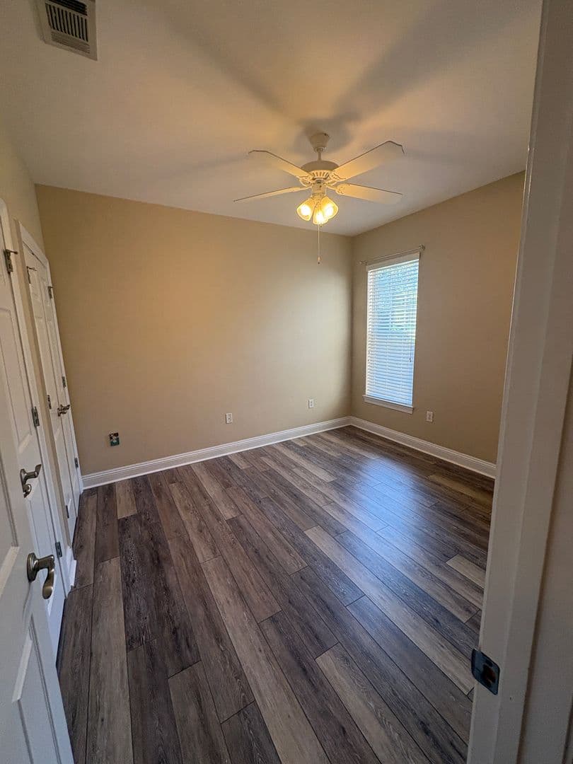 Niceville House: 131 Big Oaks Ln