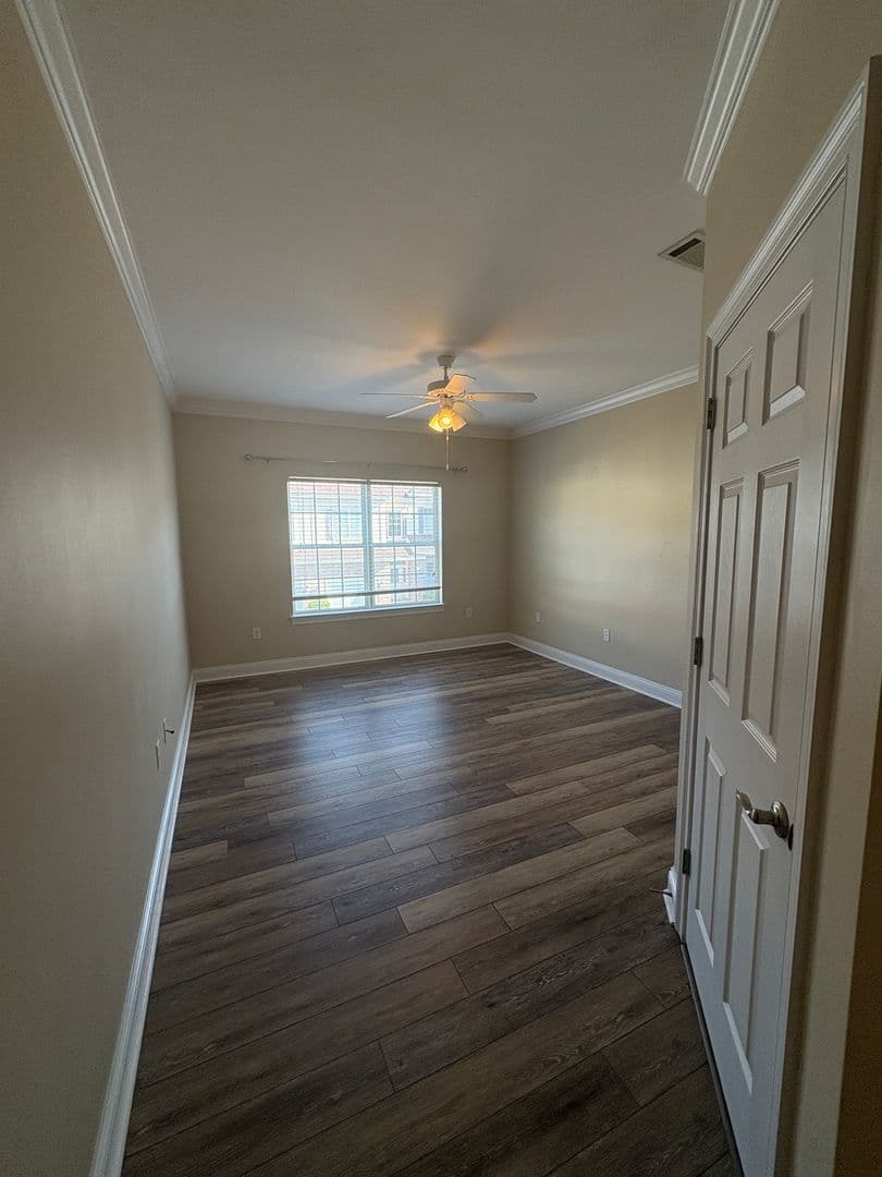 Niceville House: 131 Big Oaks Ln
