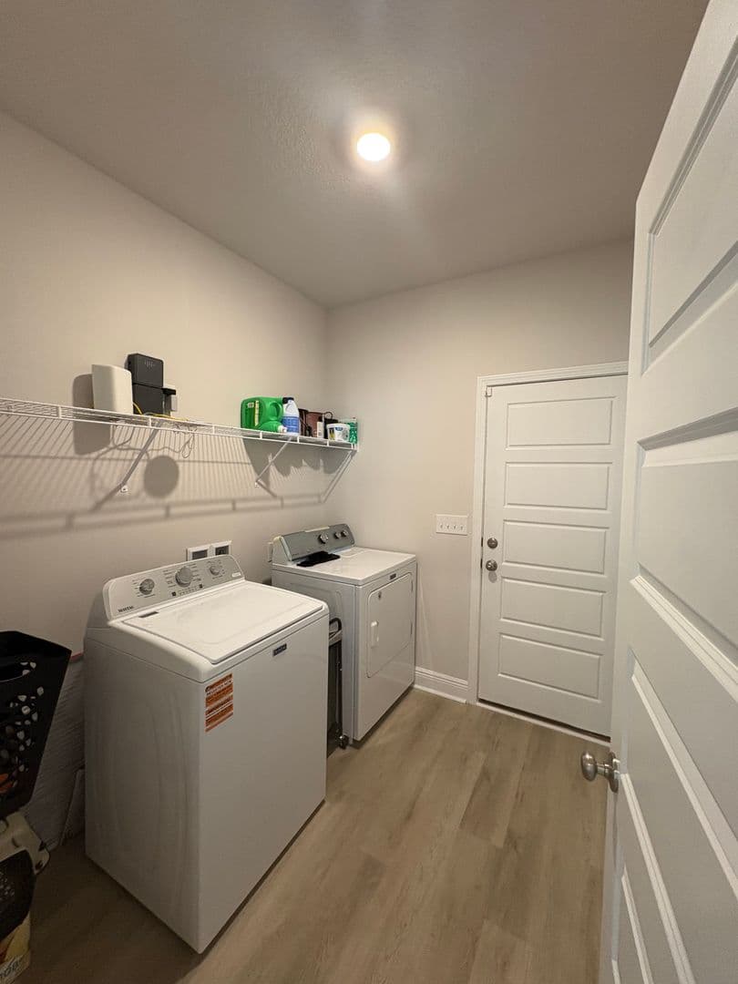 Crestview House: 5614 Thatcher Rd