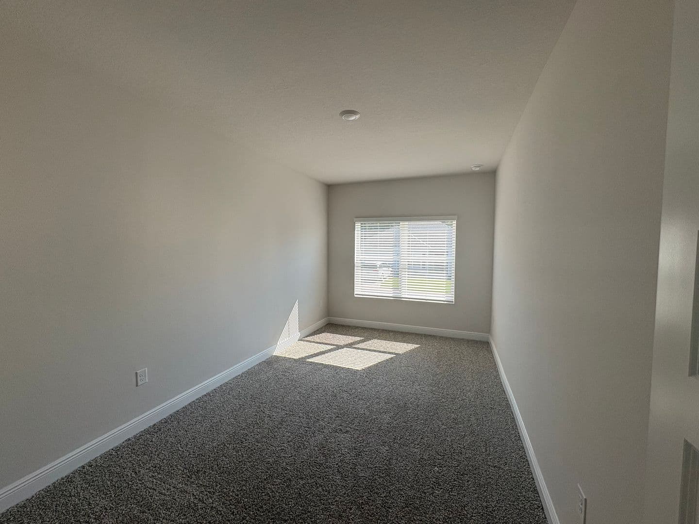 Crestview House: 5614 Thatcher Rd