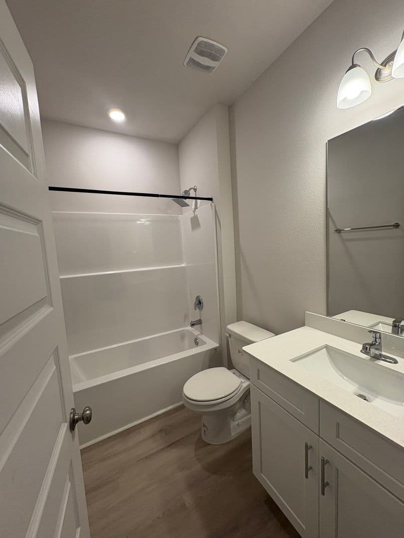 Crestview House: 5614 Thatcher Rd