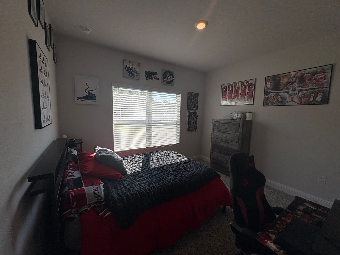 Crestview House: 5614 Thatcher Rd