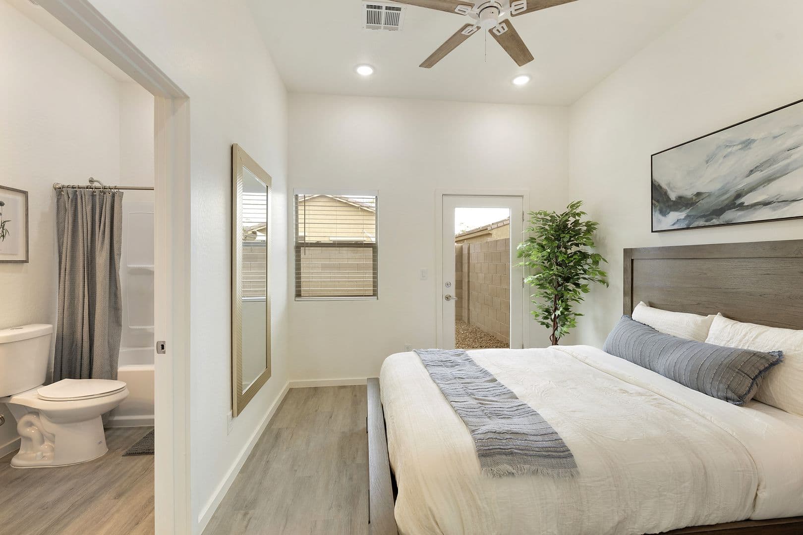 Apache Junction Apartment: 853 N Main Drive