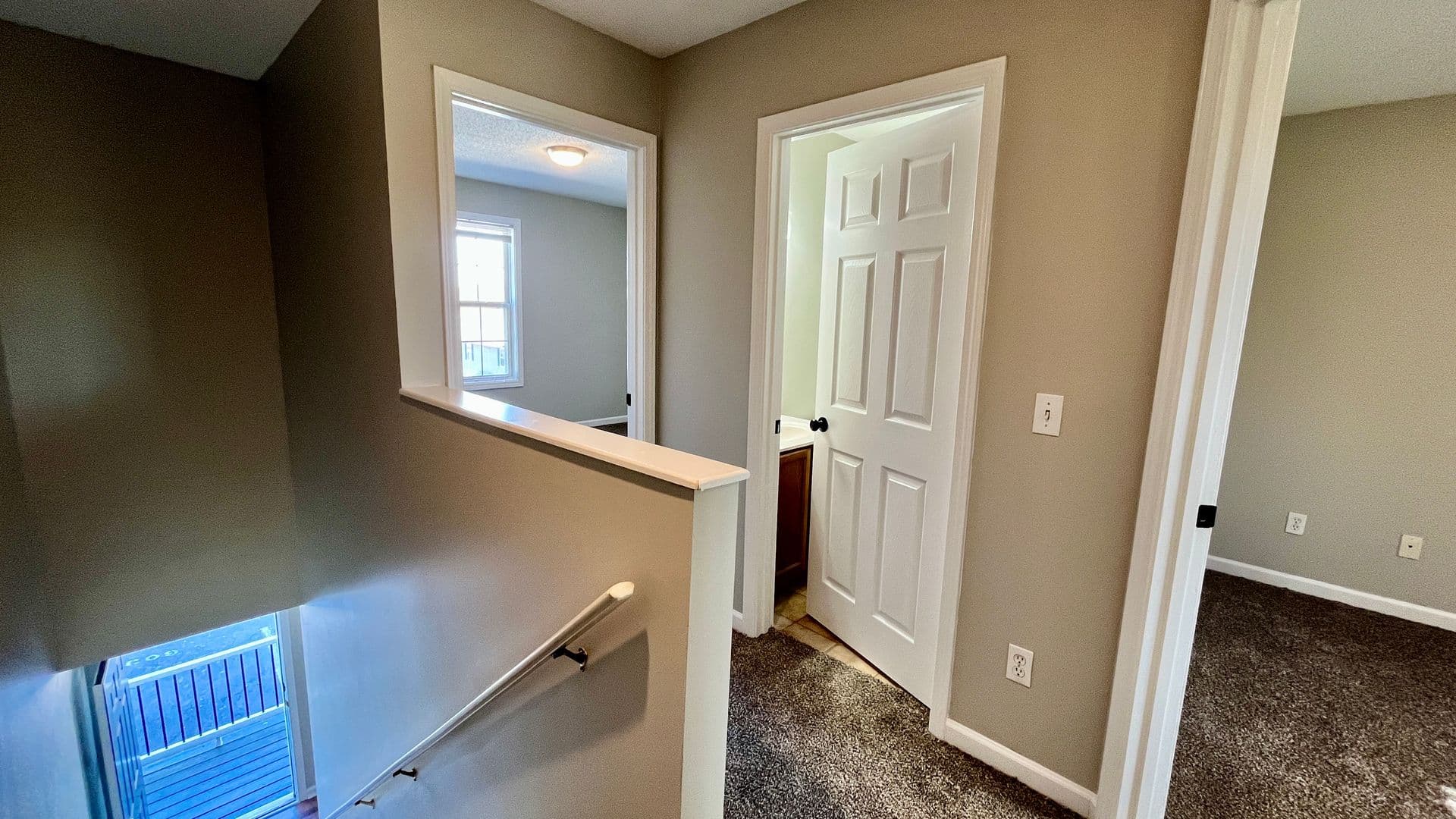 Gray Apartment: 346 Old Gray Station Rd